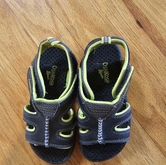 Oshkosh B'gosh sandals - Picture 2 of 4